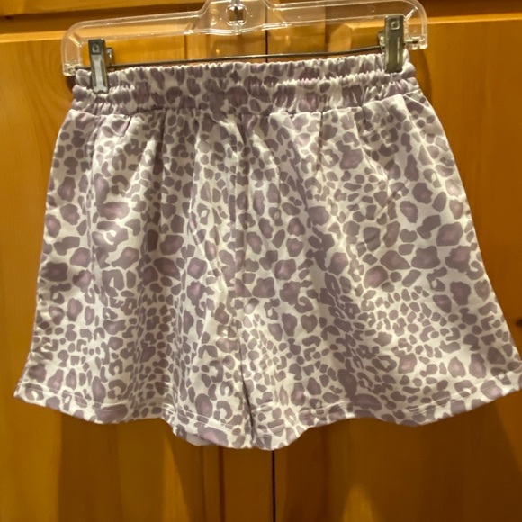 NWT Club Moda size large shorts purple leopard/cheetah animal print - Picture 3 of 4